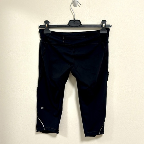 Lululemon Black Capris - Excellent condition - Picture 2 of 2